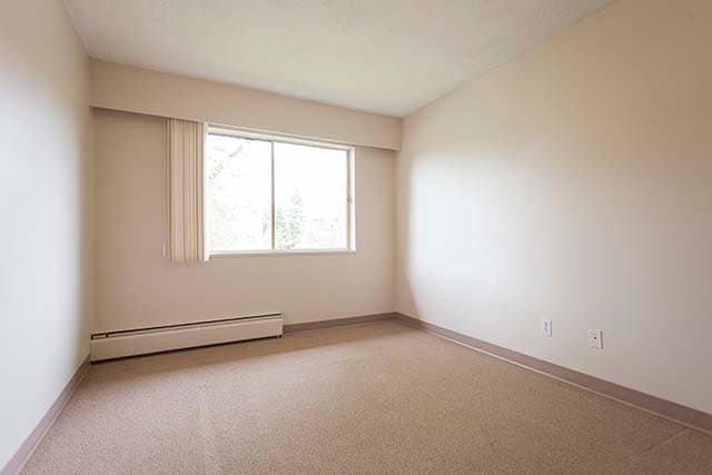 Holly Tree Apartments — apartment/condo - Photo 3