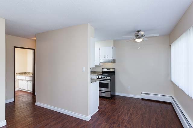 Park Villa Apartments - Photo 9