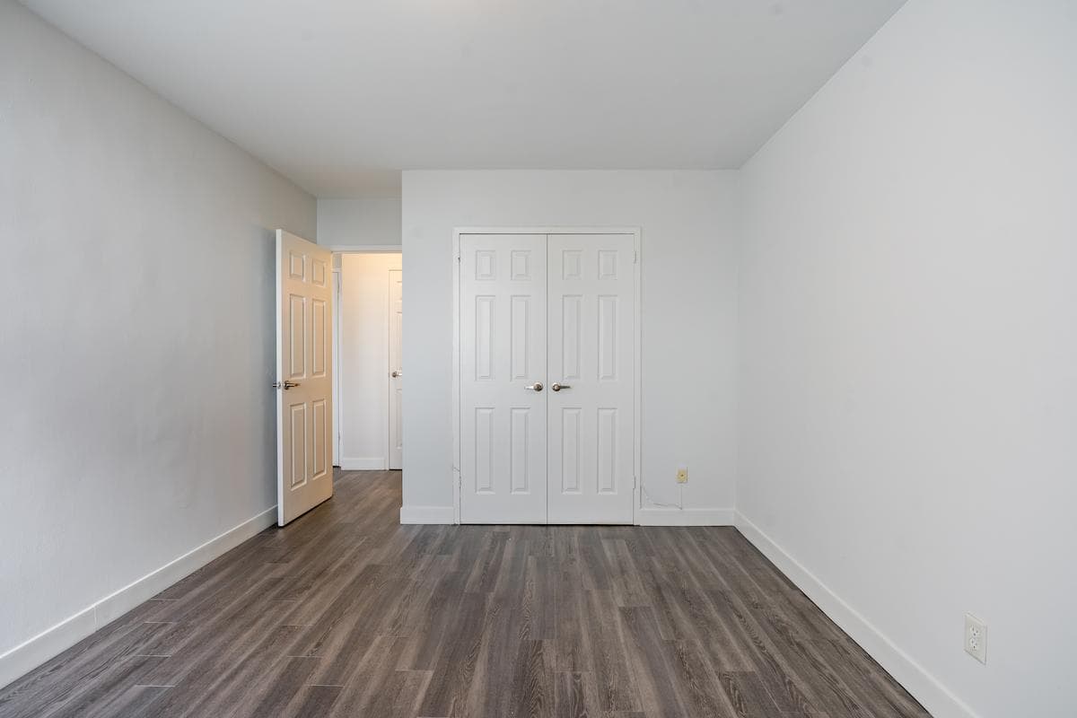 Wellesley Apartments — apartment/condo - Photo 9