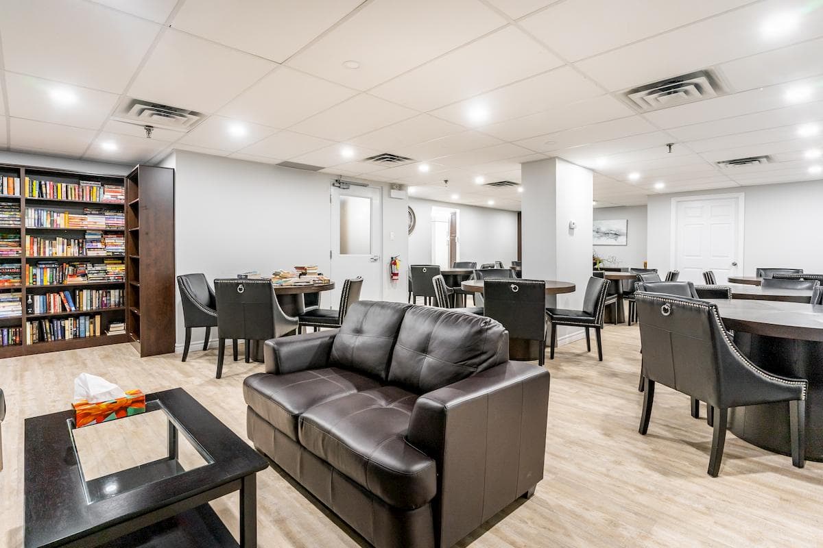 Windsor Apartments — apartment/condo - Photo 13
