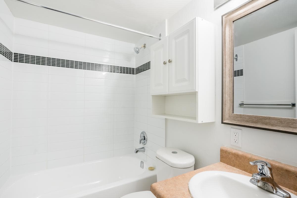 Eastmount Apartments — apartment/condo - Photo 12