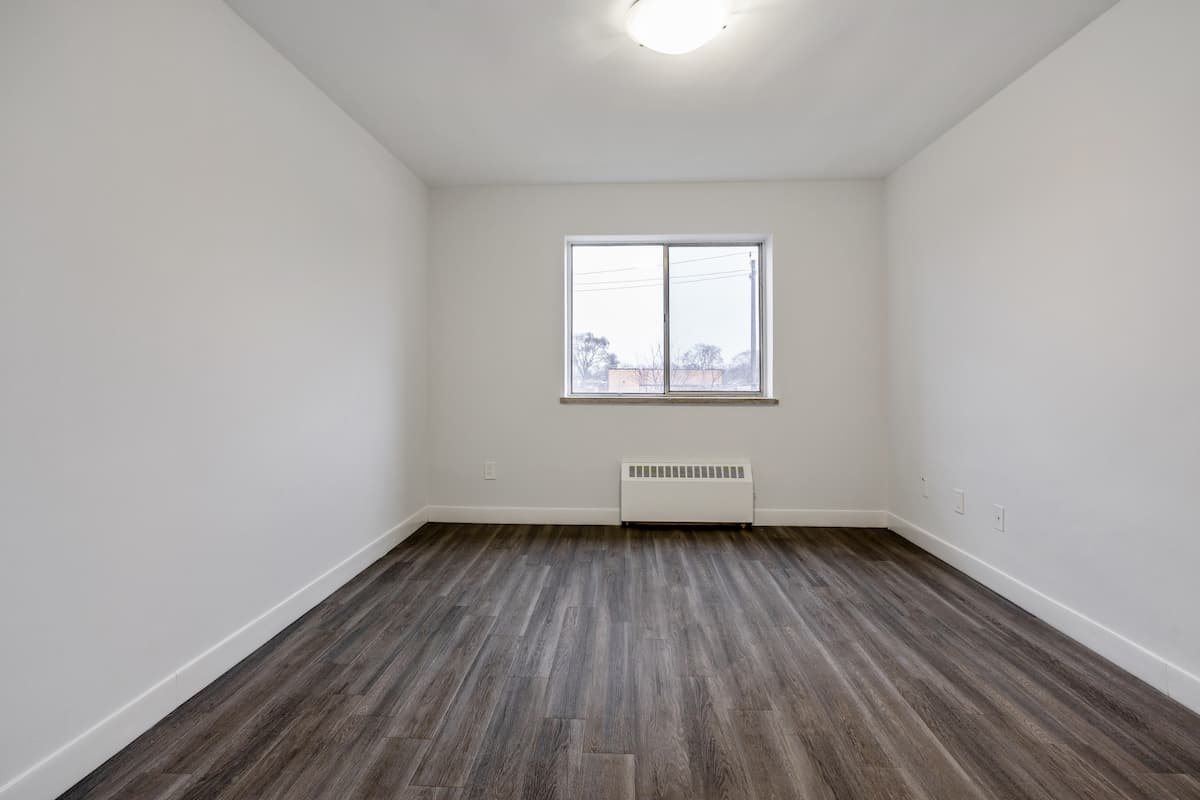 Sheldon Towers — apartment/condo - Photo 12