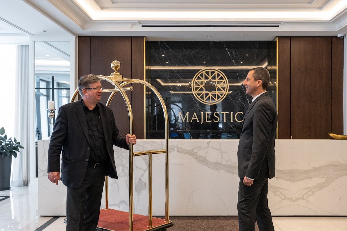 Majestic Côte Saint-Luc — apartment/condo - Photo 7