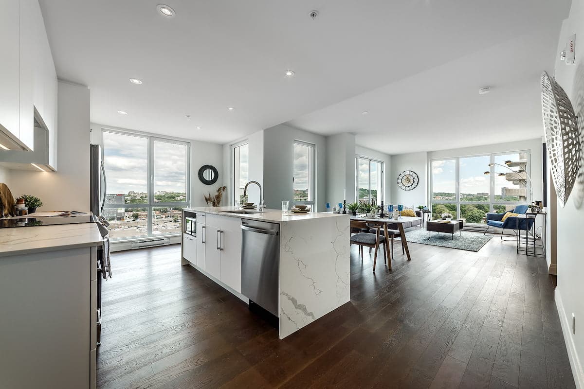 Majestic Côte Saint-Luc — apartment/condo - Photo 6