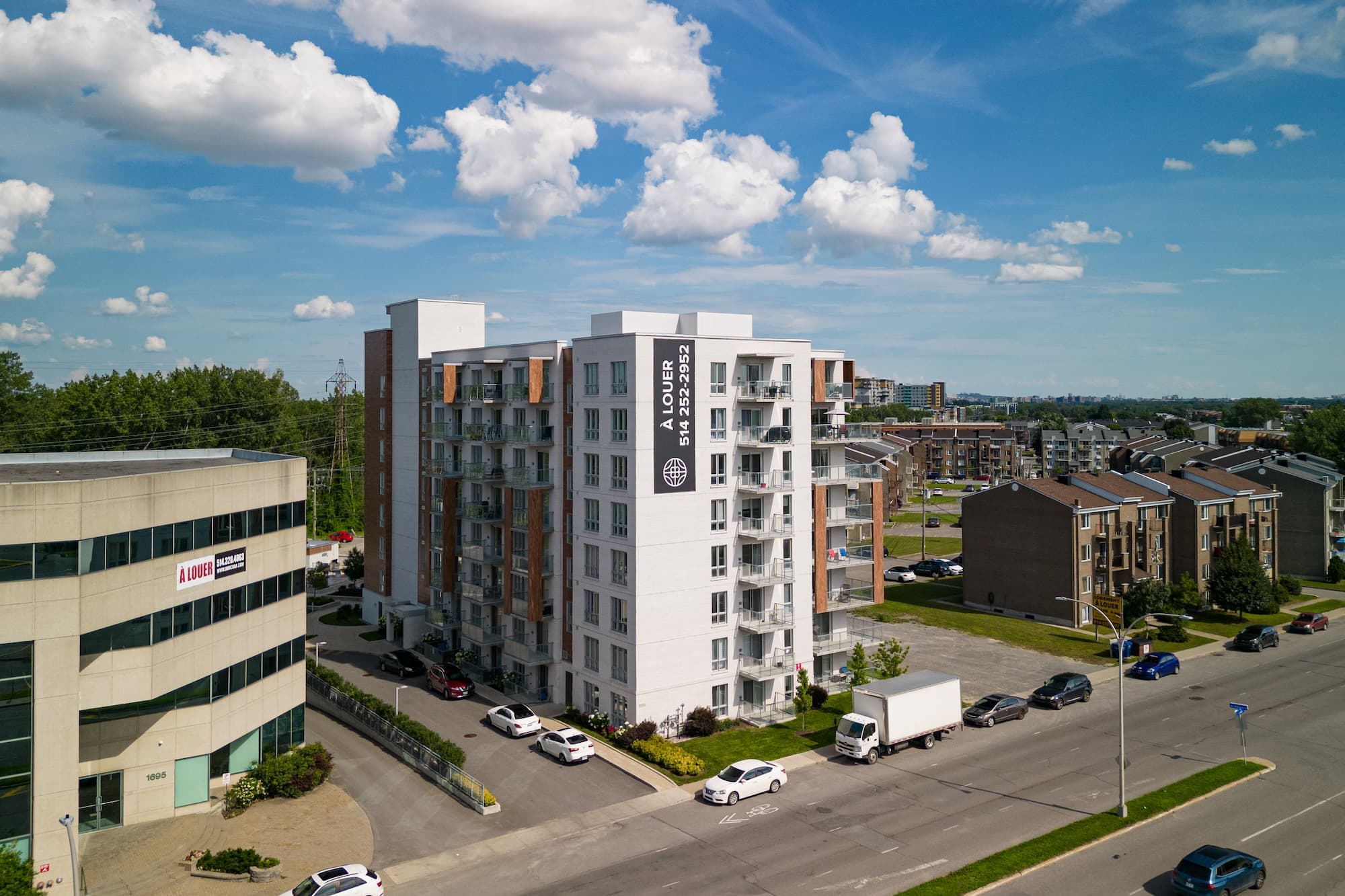 The Topaz Laval Apartments — apartment/condo - Photo 2