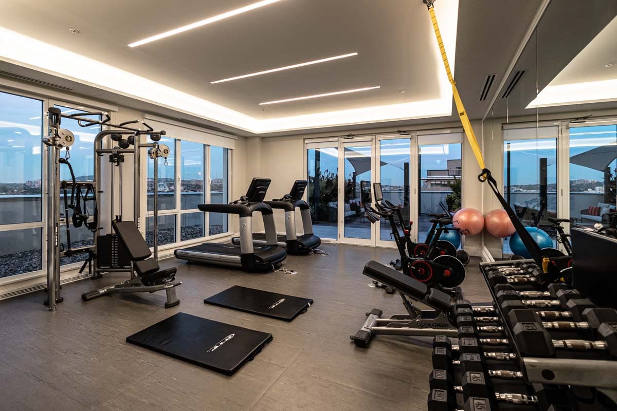 Majestic Côte Saint-Luc — apartment/condo - Photo 13