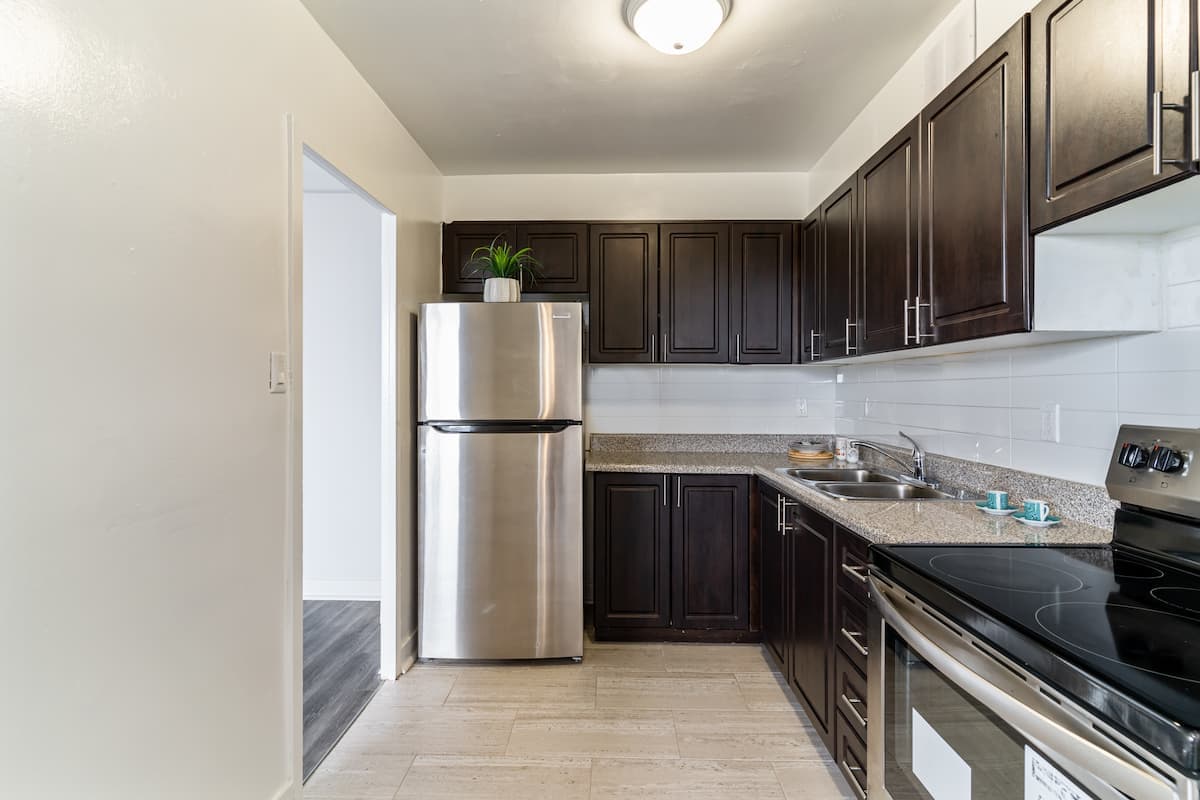 Markham Road Apartments – 1050 - Photo 8