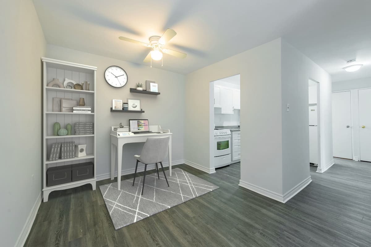 Canterbury Court — apartment/condo - Photo 9