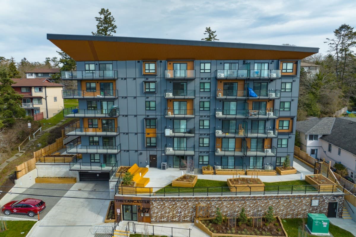 The Lancaster — apartment/condo - Photo 9