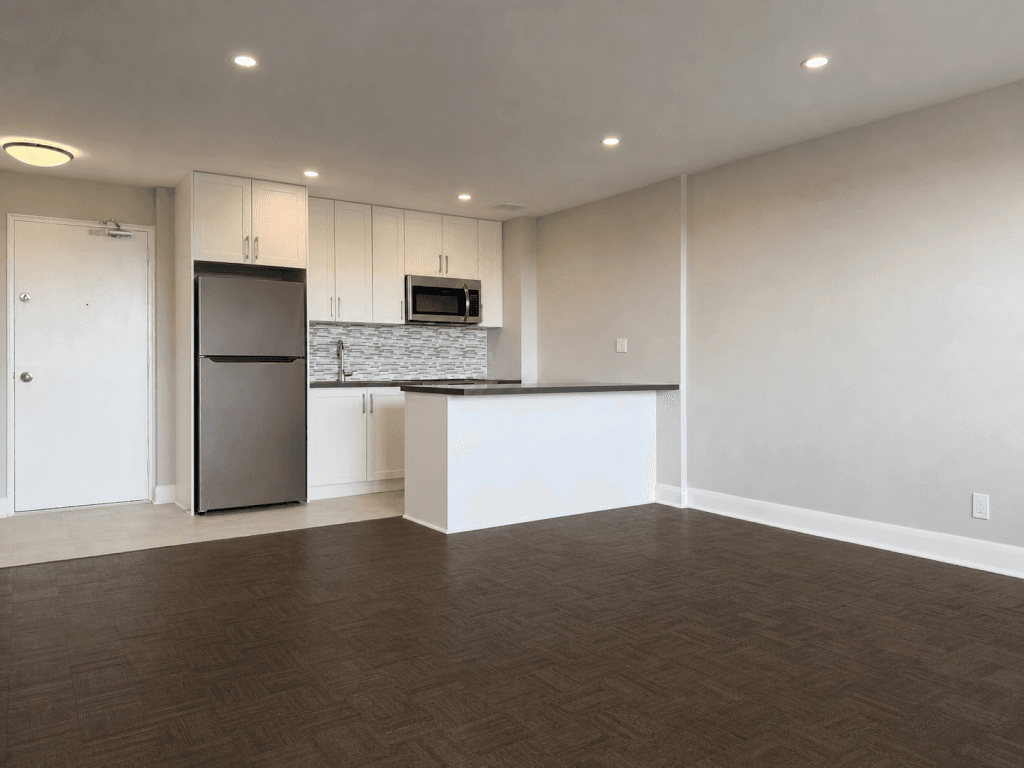 Lawrence Avenue East Apartments — 3 Bedroom - Photo 3