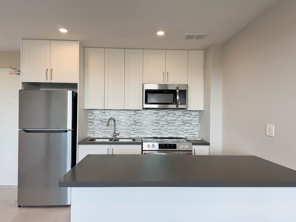 Lawrence Avenue East Apartments — 3 Bedroom - Photo 2