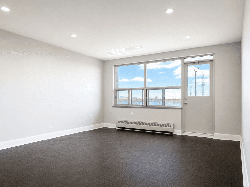 Lawrence Avenue East Apartments — 3 Bedroom - Photo 5