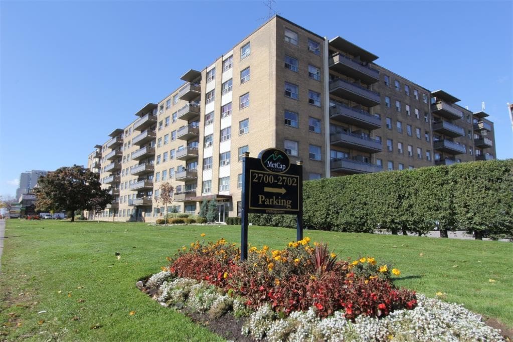 Lawrence Avenue East Apartments - Photo 7