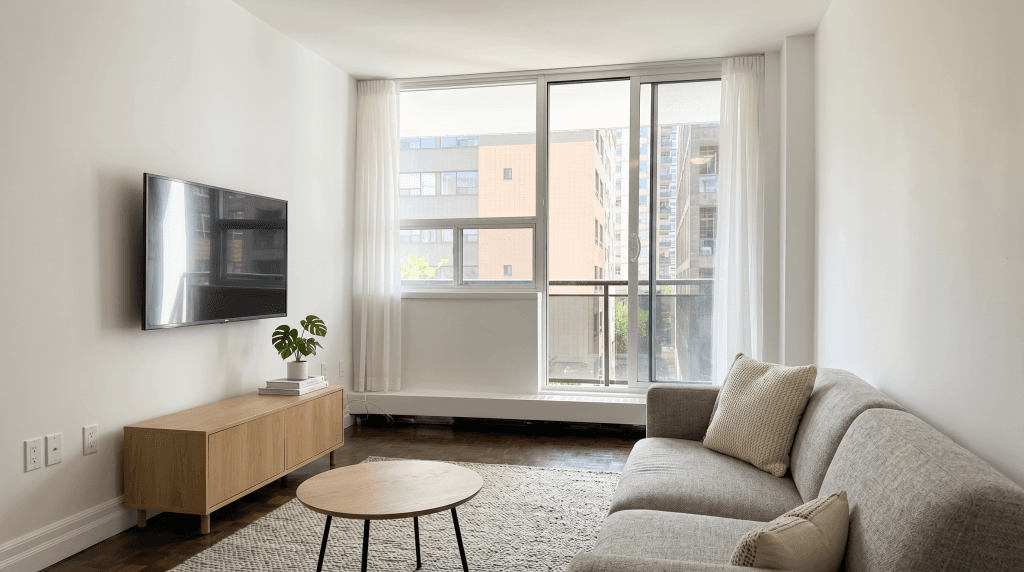 Castellana — Downtown Jr 1 Bedroom - Photo 5