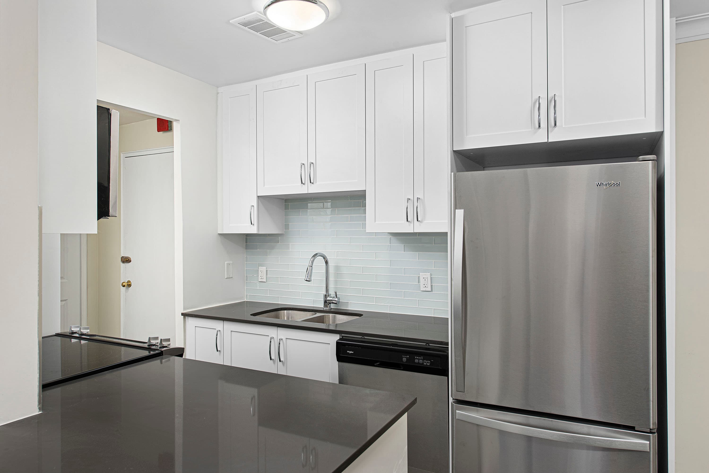 Pavillion Apartments — Parkdale Studio (Bachelor) - Photo 8