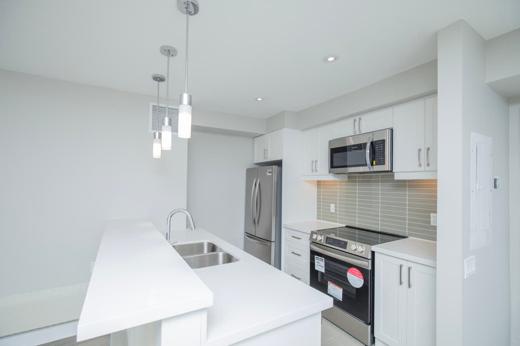 Benson Apartments — Eglinton and Kennedy Scarborough 3 Bedrooms - Photo 3