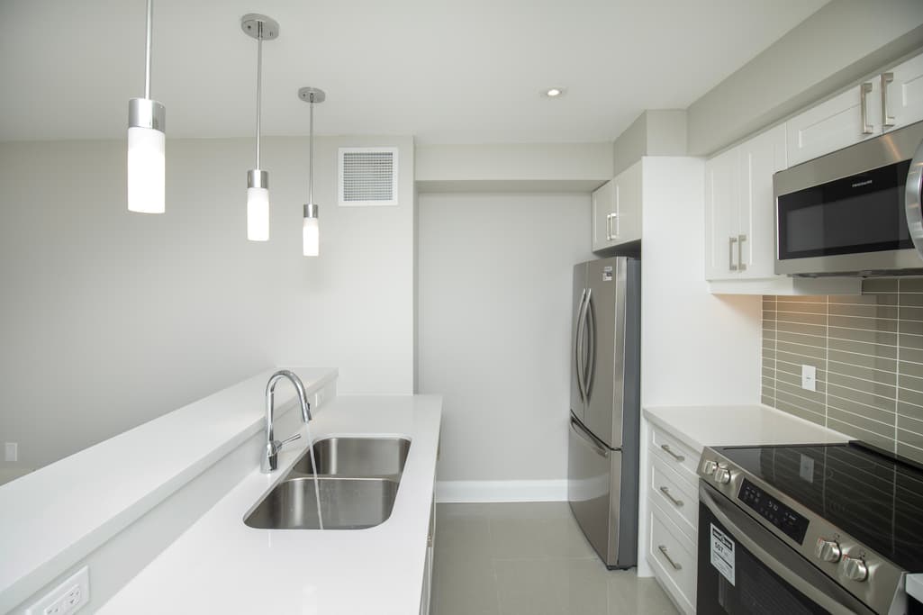 Benson Apartments — Eglinton and Kennedy Scarborough 3 Bedrooms - Photo 2