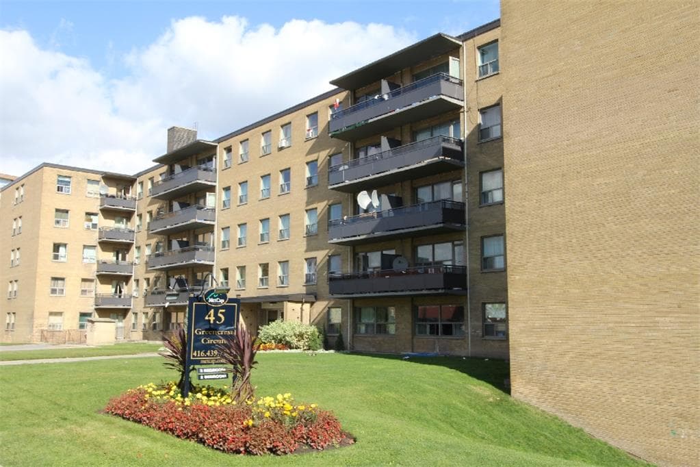 Greencrest Apartments — 2 Bedrooms - Photo 13