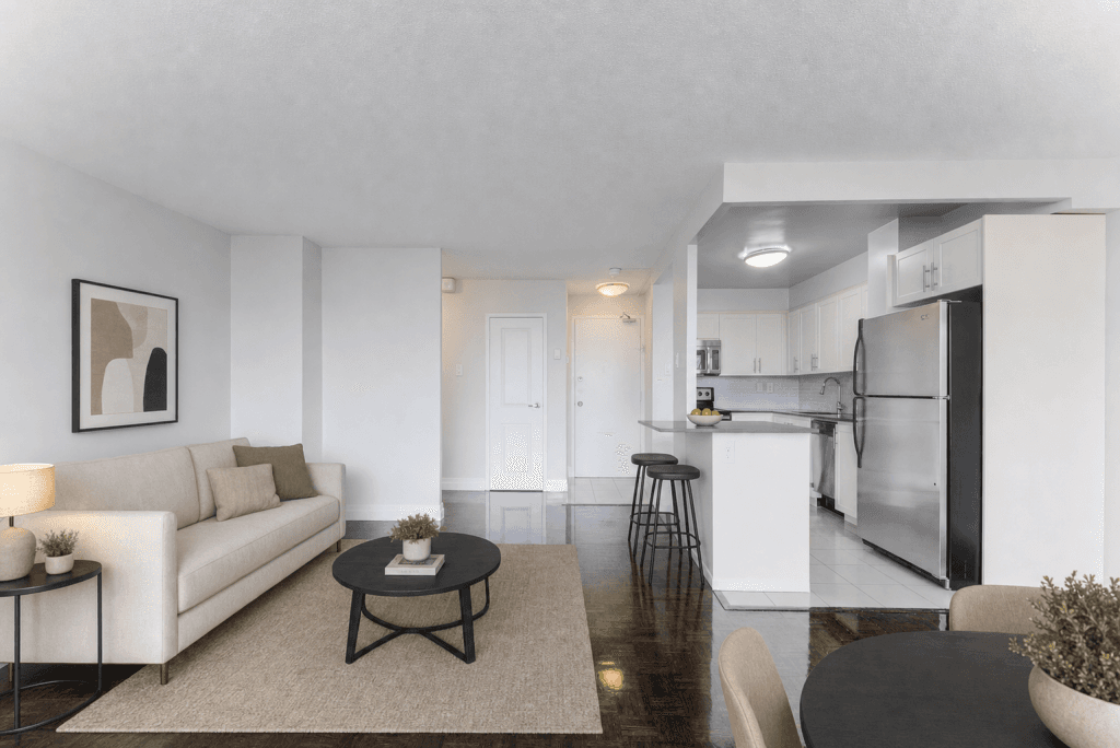 Wellesley Square — Downtown 1 Bedroom - Photo 2