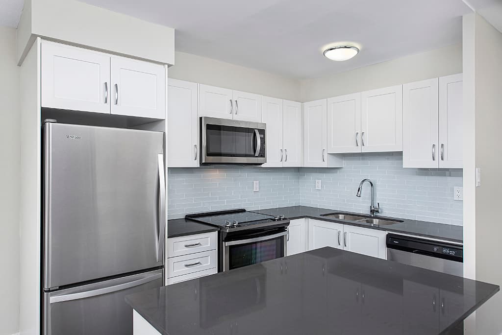 Wellesley Square — Downtown 1 Bedroom - Photo 17