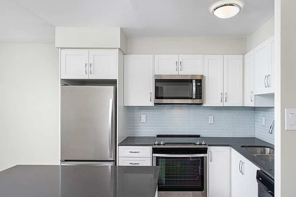 Wellesley Square — Downtown 1 Bedroom - Photo 18