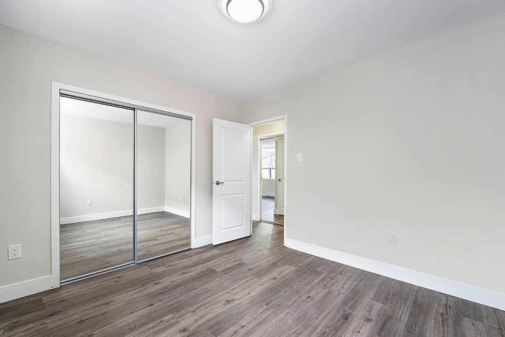 Wellesley Square — Downtown 1 Bedroom - Photo 19