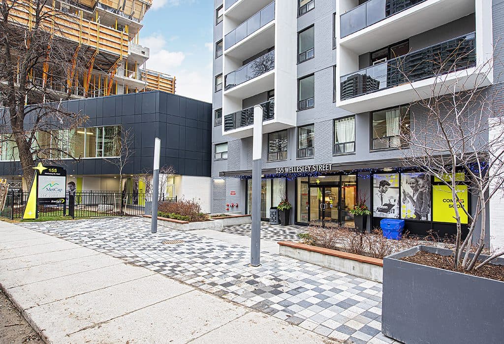 Wellesley Square — Downtown 1 Bedroom - Photo 10