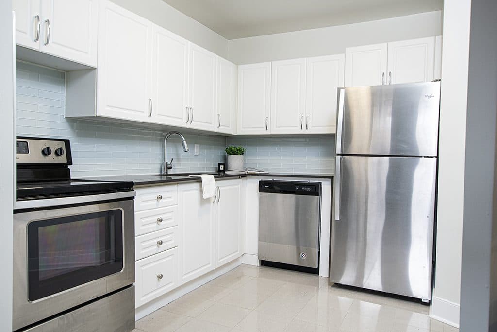 Imperial Towers — 1 Bedroom - Photo 3