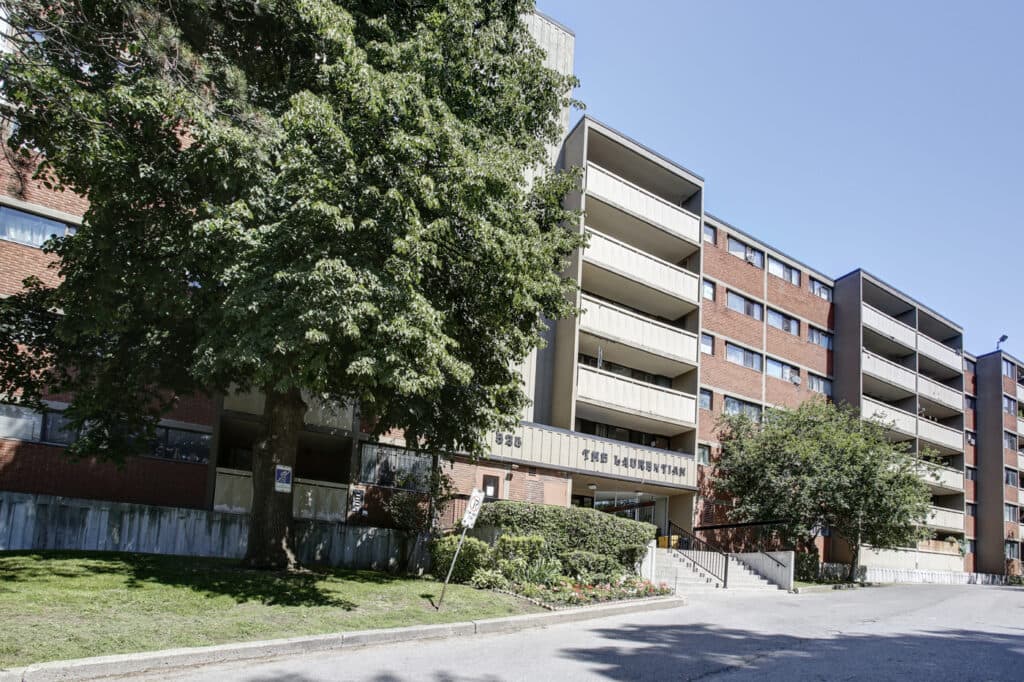 The Laurentian — 2 Bedrooms - Photo 3