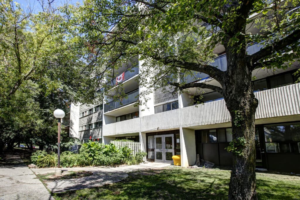 Valleyview Apartments — 3 Bedroom - Photo 2