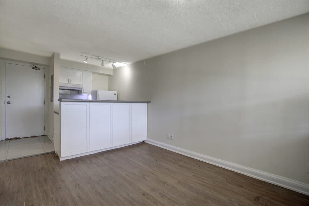 Valleyview Apartments — 3 Bedroom - Photo 3