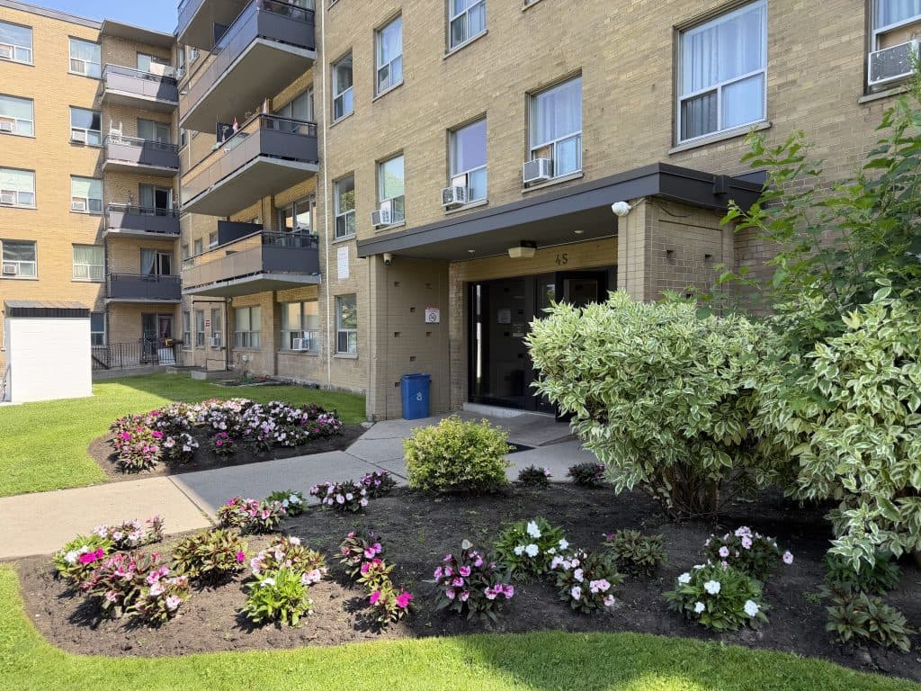 Greencrest Apartments — 2 Bedrooms - Photo 3