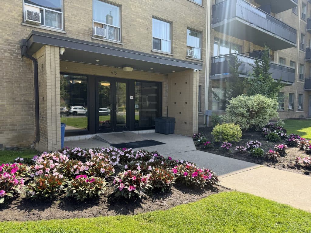 Greencrest Apartments — 2 Bedrooms - Photo 4