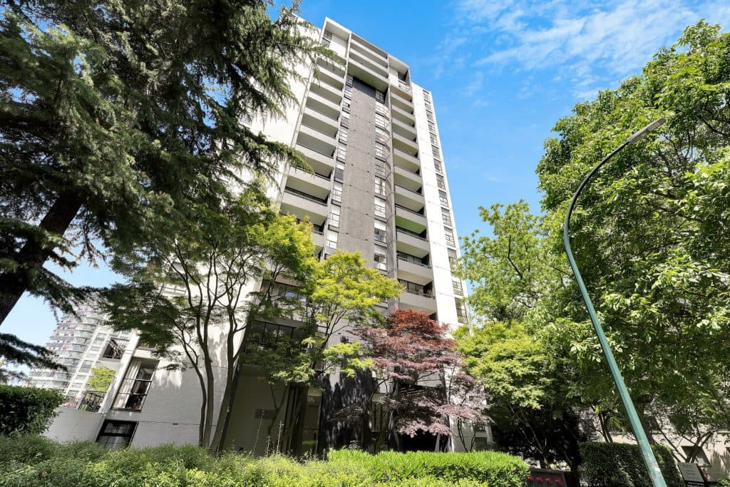The Summit — 1 Bedroom - Photo 1