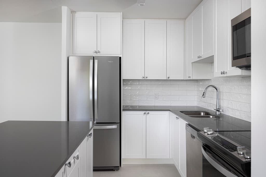 Draydon Manor — 1 Bedroom - Photo 16