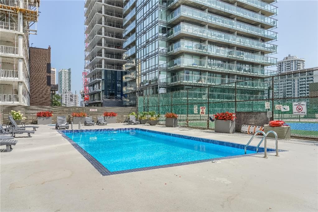 Continental Tower — Downtown 2 Bedroom - Photo 2