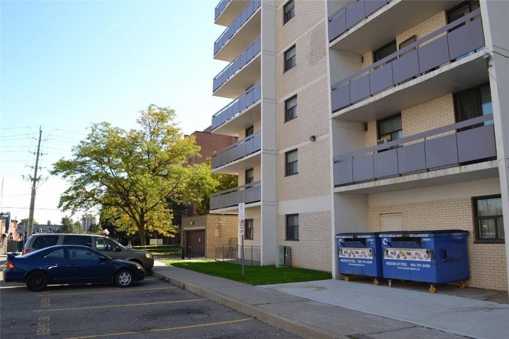 Maison Neuf Apartments — Bachelor - Photo 7