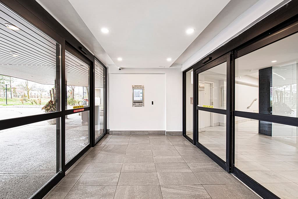 Riverside Tower — Studio (Bachelor) - Photo 9