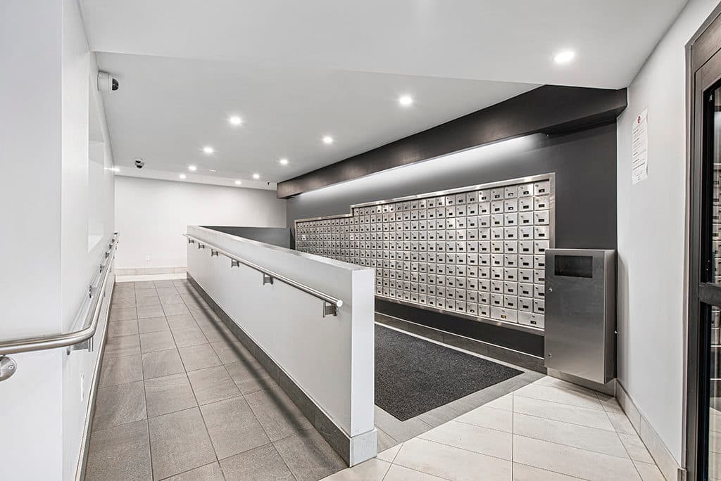 Riverside Tower — Studio (Bachelor) - Photo 10