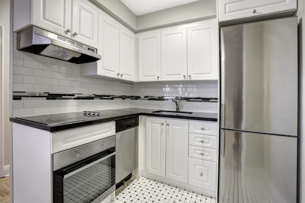 The Kingsview — Parkdale Studio (Bachelor)