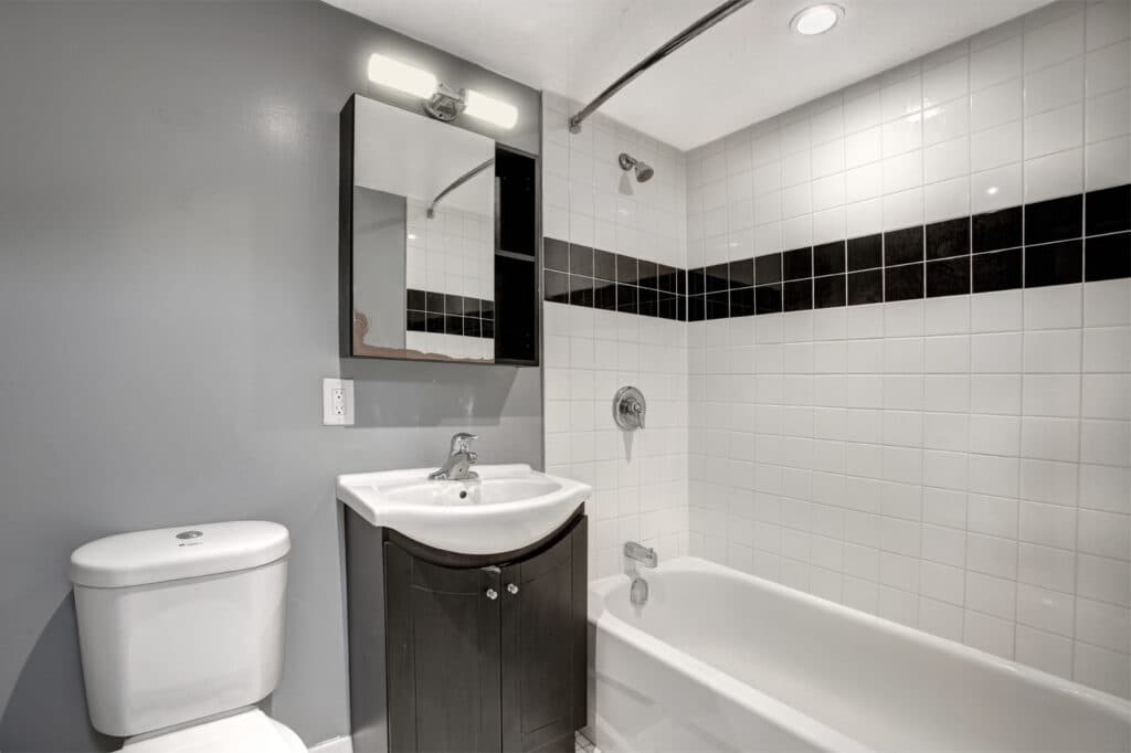 The Kingsview — Parkdale Studio (Bachelor) - Photo 4