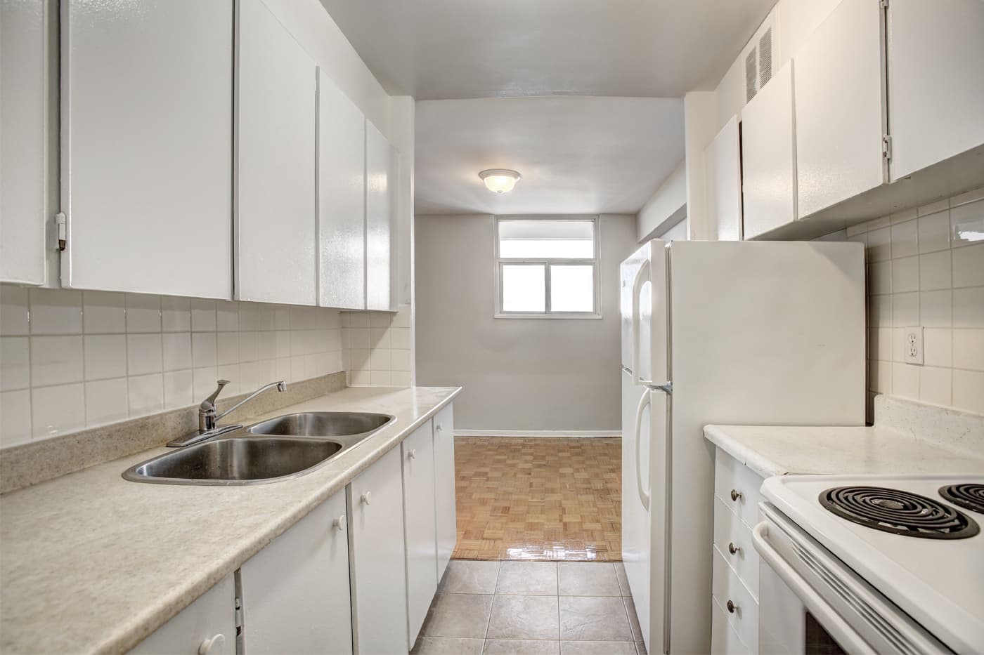 Maison Neuf Apartments — Bachelor - Photo 11