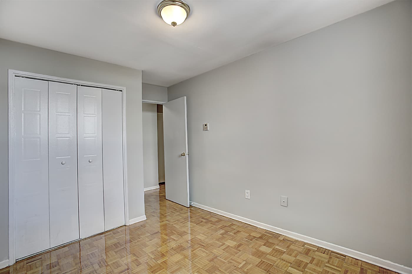 Maison Neuf Apartments — Bachelor - Photo 17