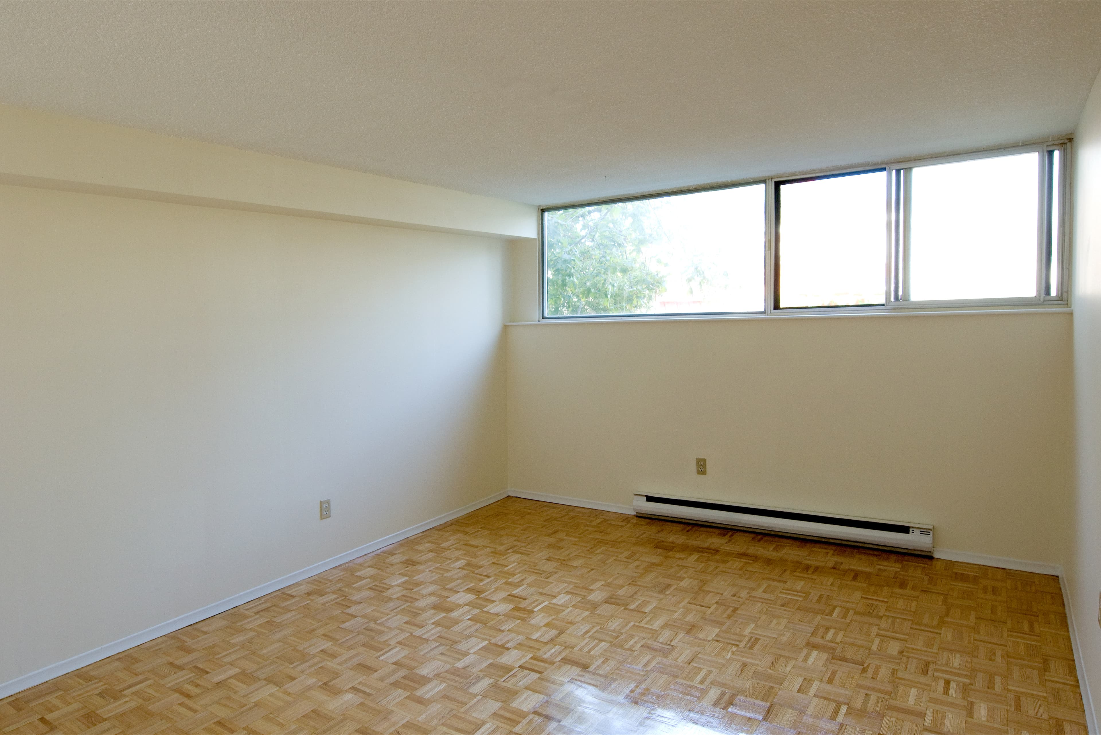 The Laurentian — 2 Bedrooms - Photo 9