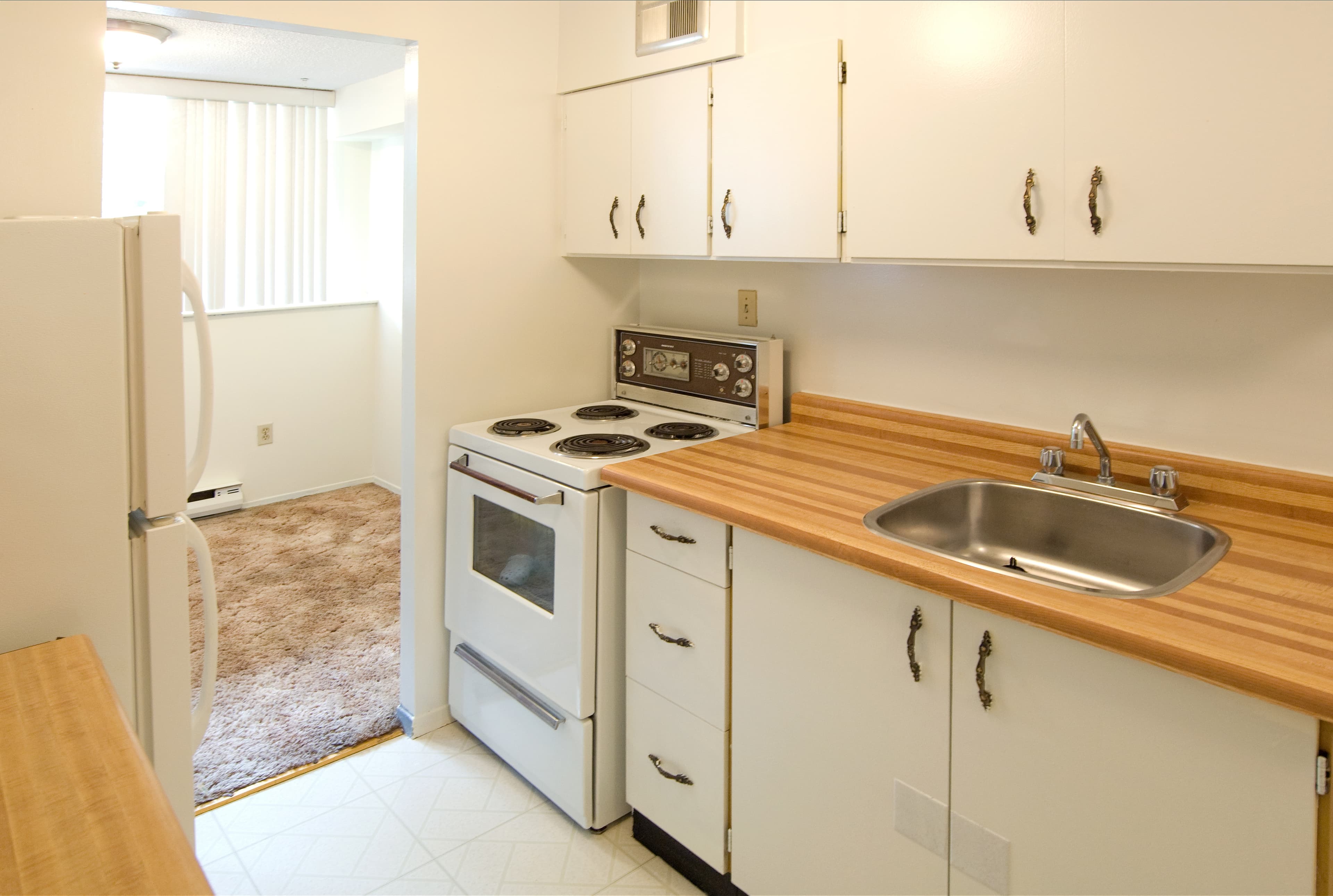 The Laurentian — 2 Bedrooms - Photo 6