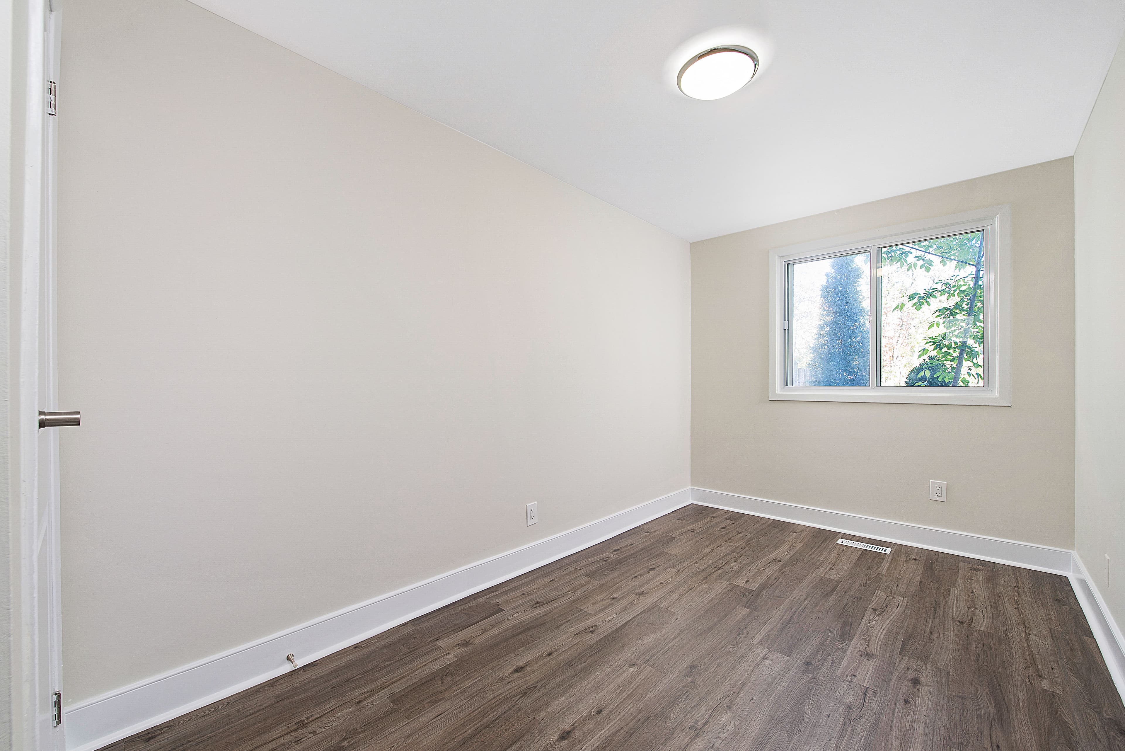 Forest Glen Townhomes — 4 Bedrooms Townhouse - Photo 14