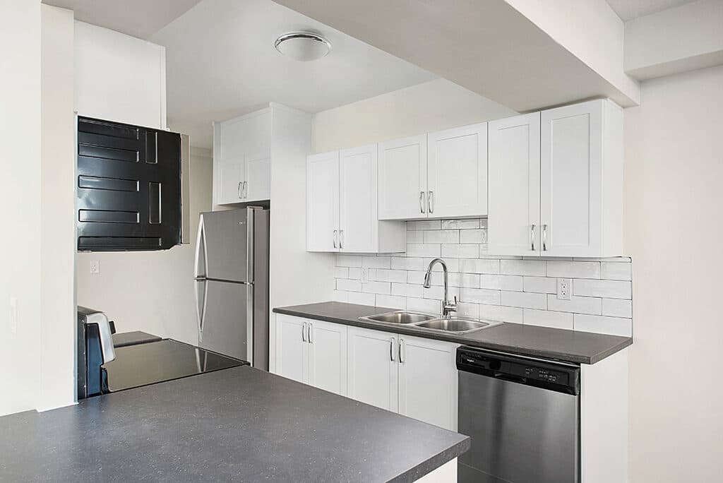 Maeford Court Apartments — Bachelor - Photo 3