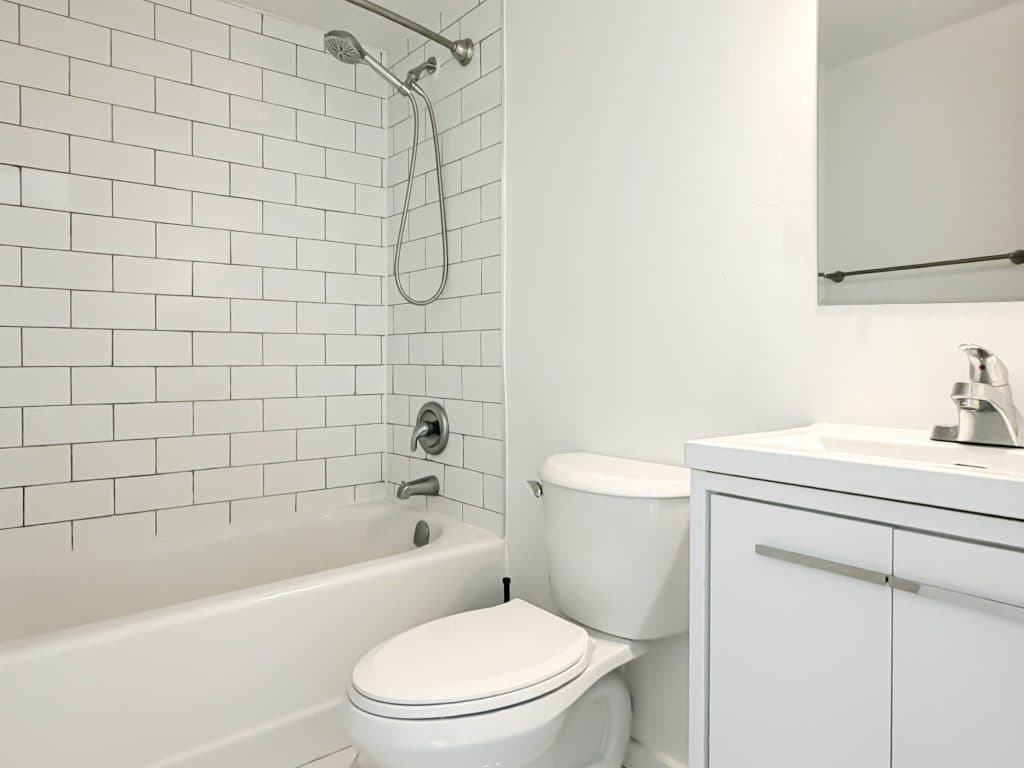 Yorkwoodsgate Apartments — 3 Bedroom - Photo 7