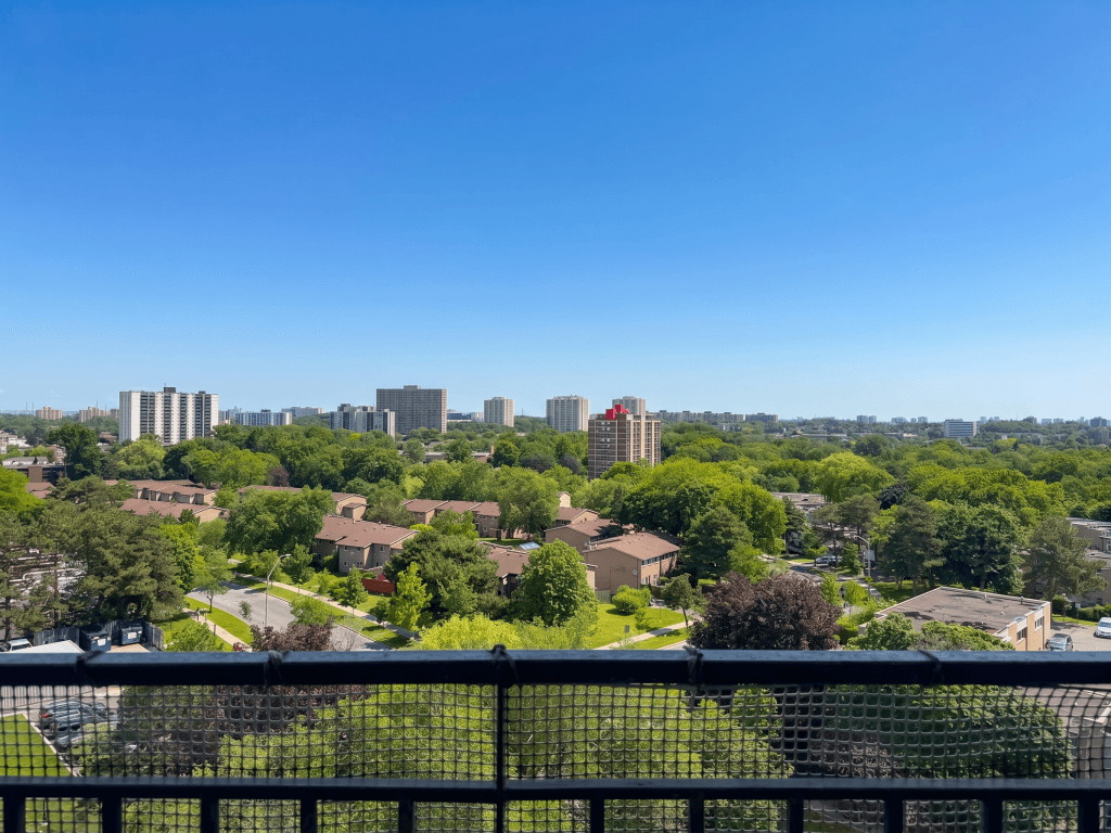 Yorkwoodsgate Apartments — 3 Bedroom - Photo 8