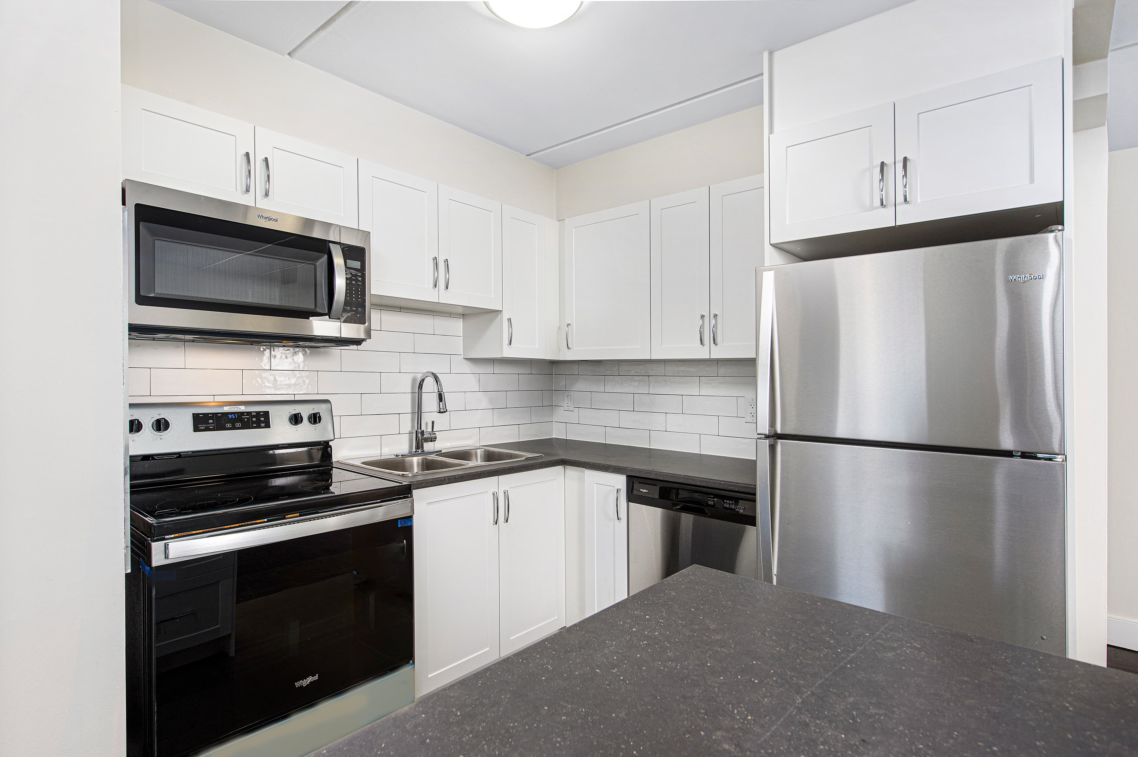 Martella Place — 3 Bedroom - Photo 20